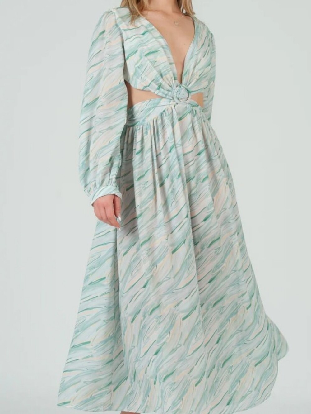 Ring-Front Maxi Dress in Mint Wave Print